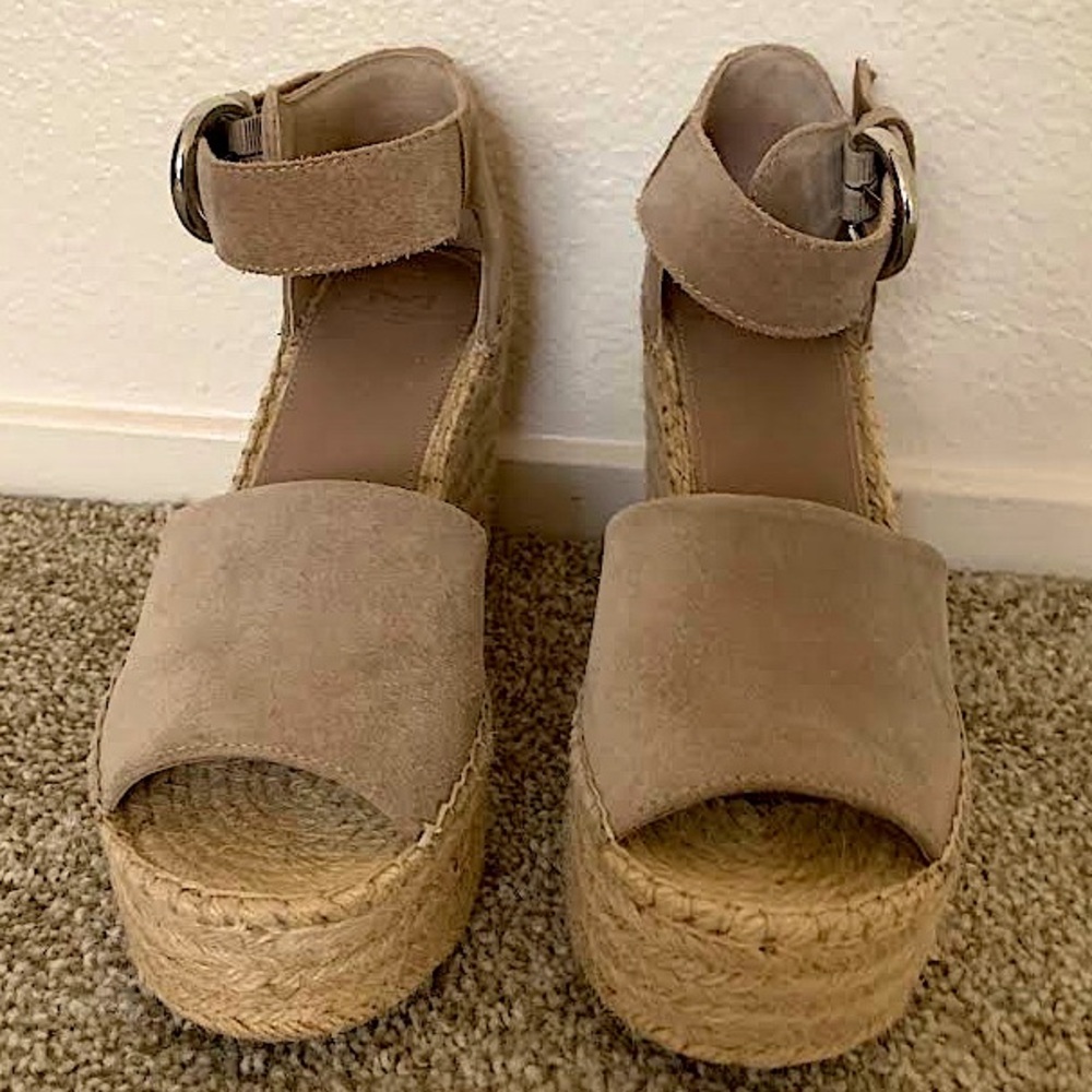 Marc Fisher Leather Alida Espadrilles in Taupe size 7.5